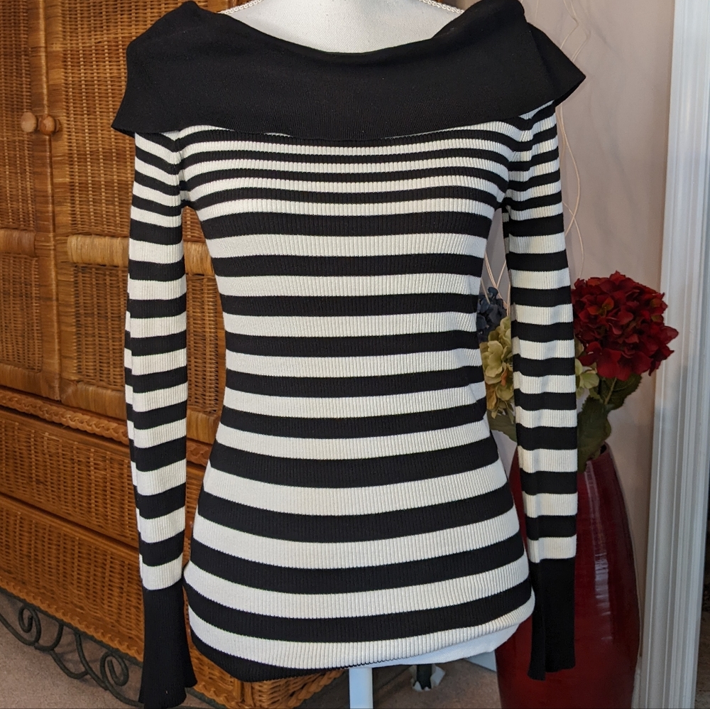White House Black Market Off-Shoulder B&W Striped Sweater MEDIUM